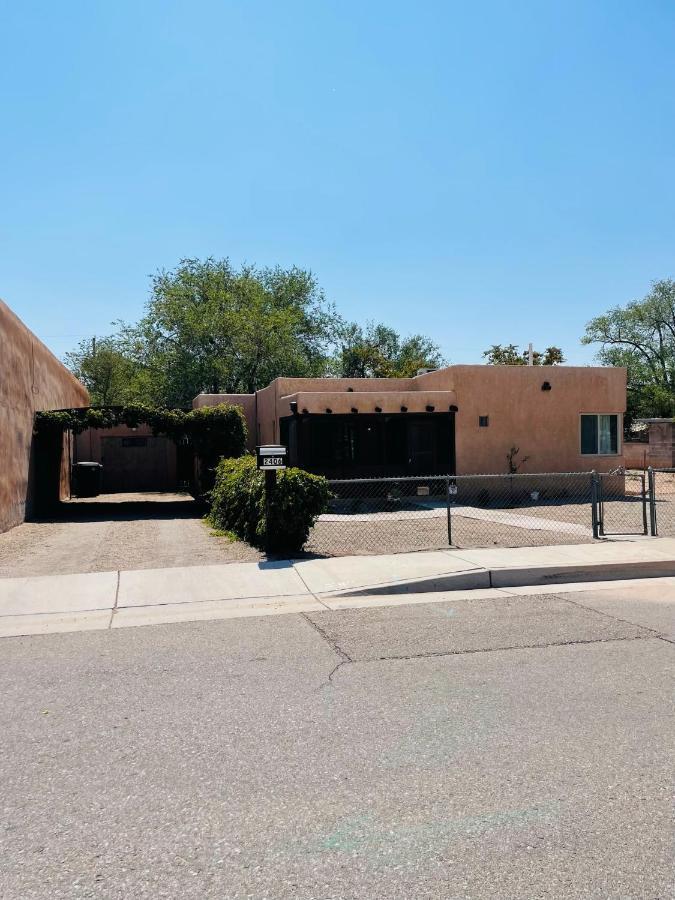 Vintage Charm Vacation Home With Modern Comforts Near Old Town Albuquerque Exterior photo