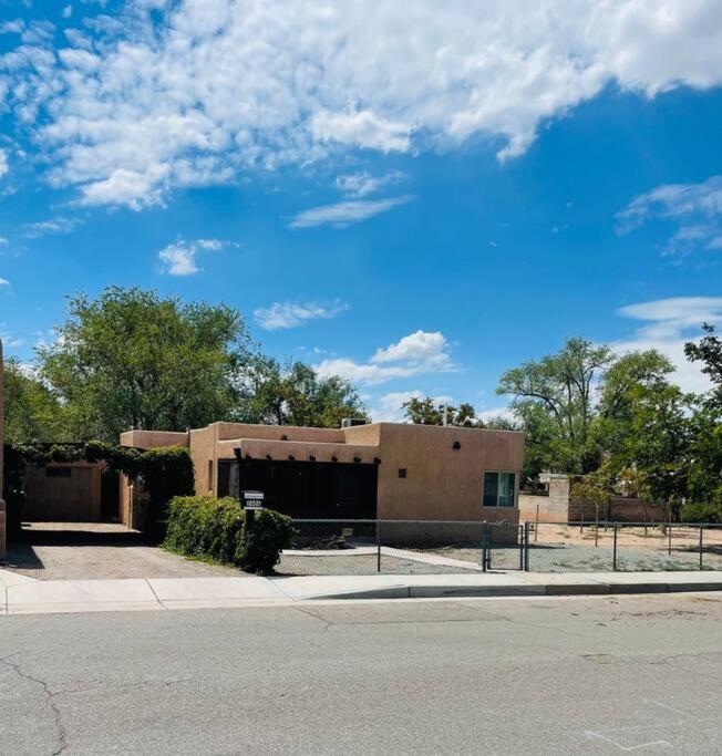 Vintage Charm Vacation Home With Modern Comforts Near Old Town Albuquerque Exterior photo