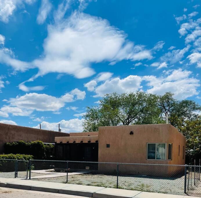 Vintage Charm Vacation Home With Modern Comforts Near Old Town Albuquerque Exterior photo